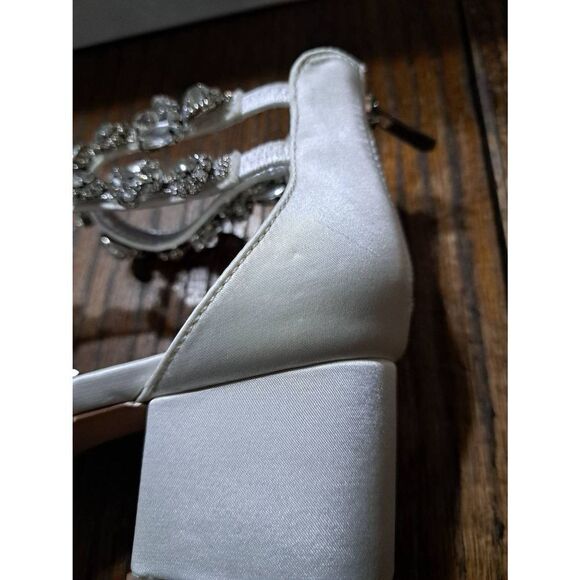 New 7 Huibaogong Ivory Low Block Chunky High Heel Special Occasion Dress Shoes - Picture 13 of 13